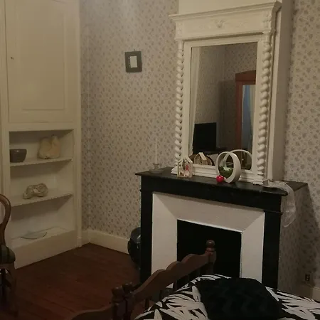 Chez Many, Par Fred Et Henri Couette-café *